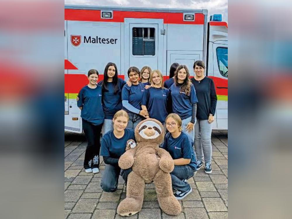 Die Gesamtschule hat neun neue Schulsanitäterinnen.