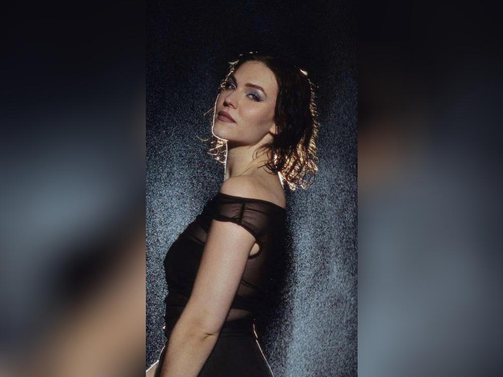 Alina Schmalz (24) aus Geseke hat ihr erstes Album veröffentlicht und damit Einblicke in ihr tiefstes Innerstes gegeben.