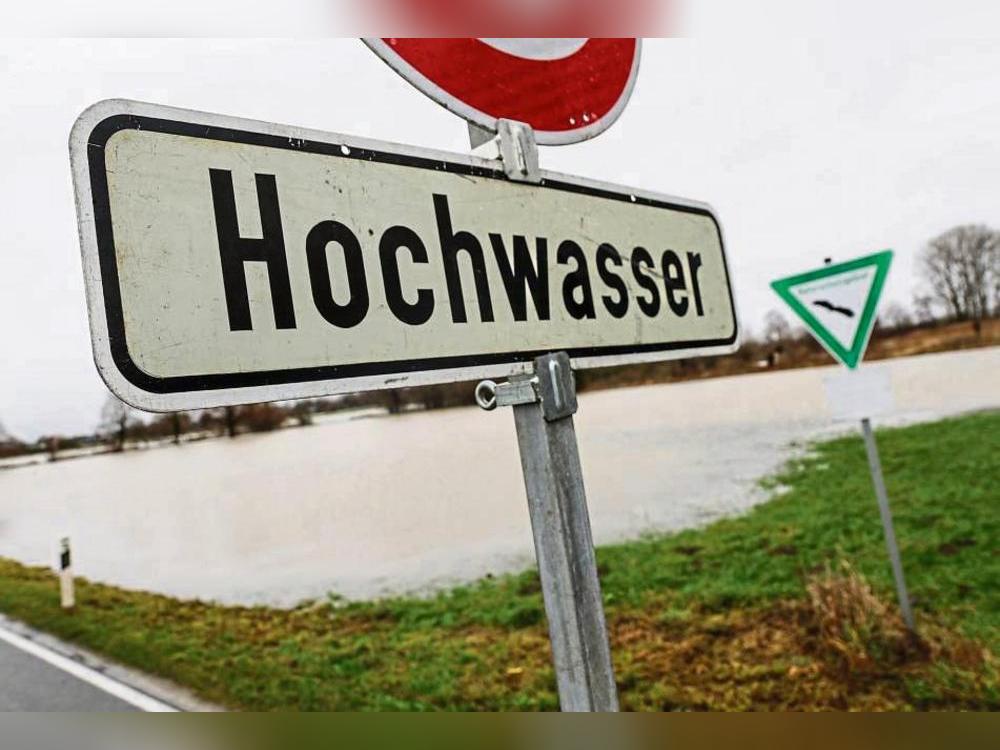 Mehrere Straßen waren während der Weihnachtstage 2023 gesperrt, andere drohten überflutet zu werden. Archivfoto: Benedikt Laame