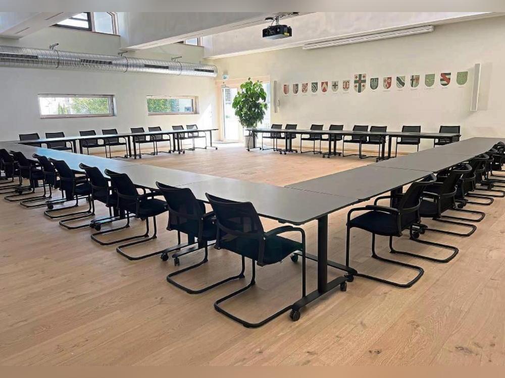 Noch ist er leer, der Bürgersaal im Rüthener Rathaus. Doch ab dem 4. November wird wieder Leben dort einkehren und der neue Rat seine Arbeit aufnehmen. Foto: Anja Bsdurek