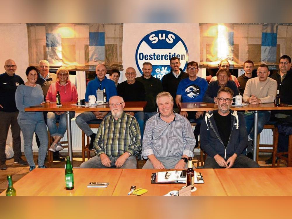 Die Vertreter der Vereine aus Oestereiden organisieren in diesem Jahr wieder einen Weihnachtsmarkt. Dafür müssen einige Vorbereitungen getroffen werden.