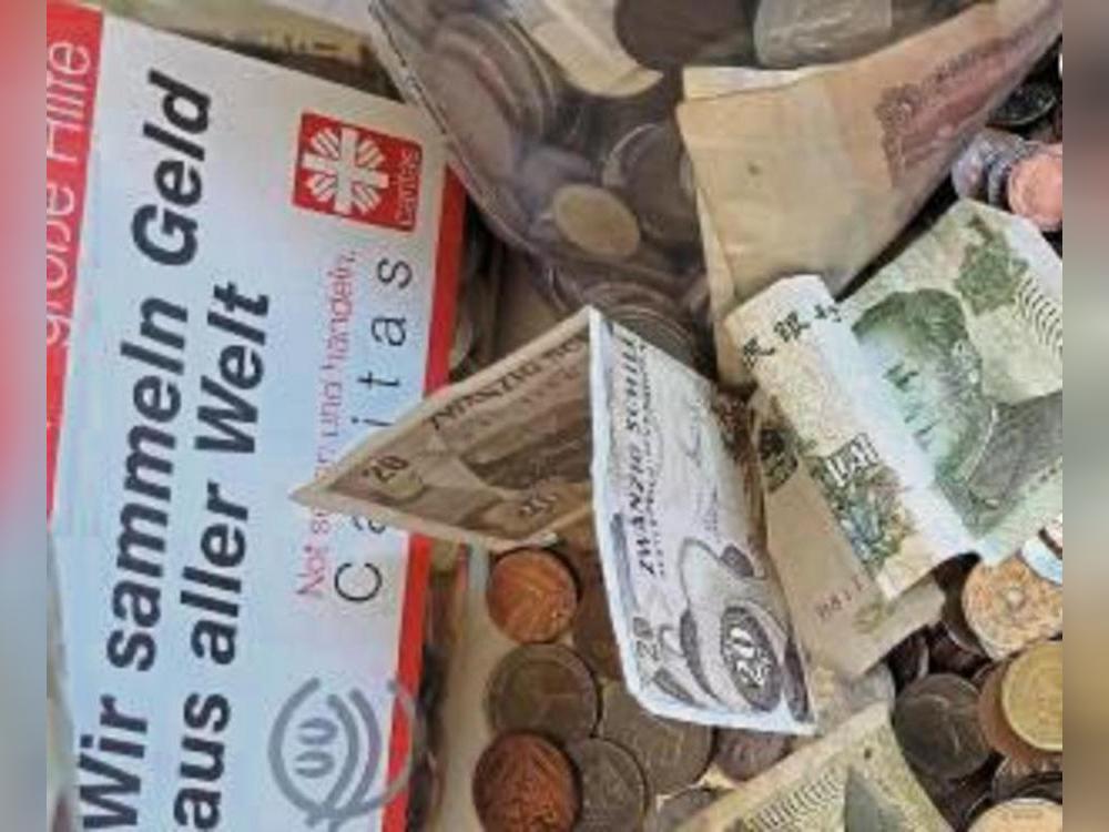 Restgeld aus dem Urlaub oder alte D-Mark sammelt die Caritas zur Unterstützung von Ferienfreizeiten von sozial benachteiligten Kindern.
