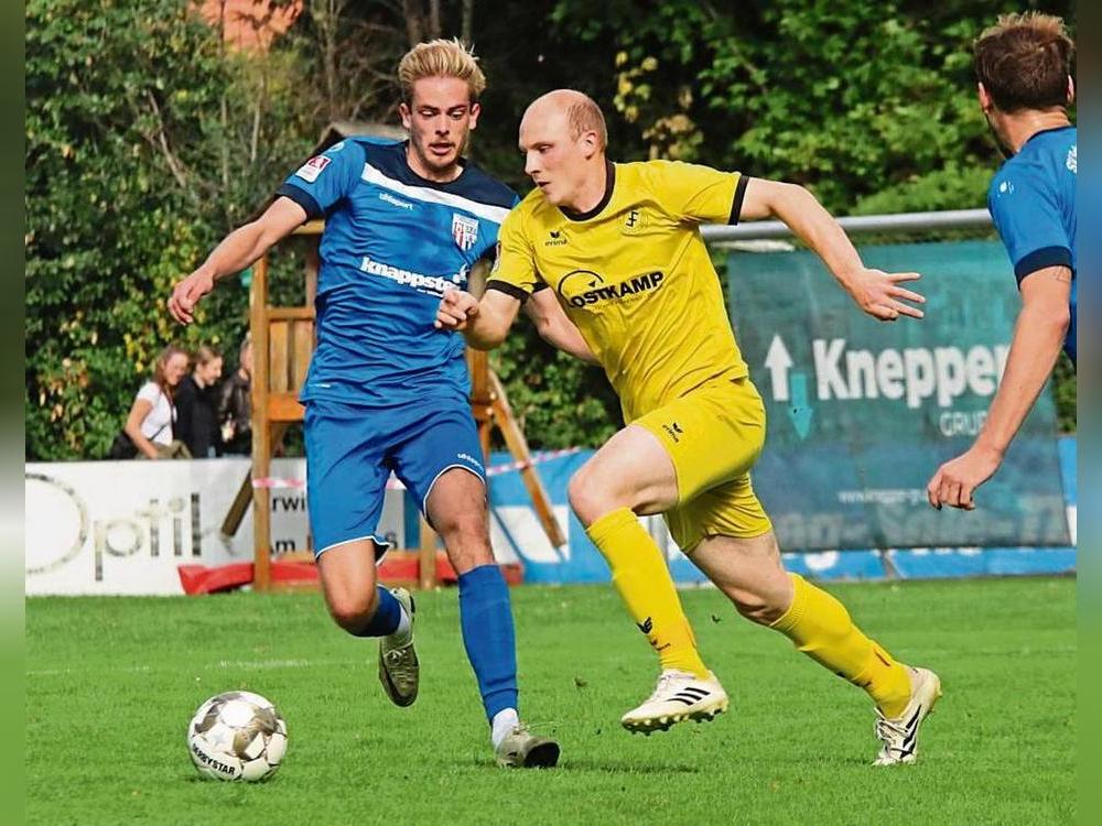 Eine turbulente Woche liegt hinter Merlin Sonntag (in Gelb) und dem SuS Bad Westernkotten. Nun soll der Fokus wieder auf das Sportliche gelenkt werden. Foto: Thomas Wiegand