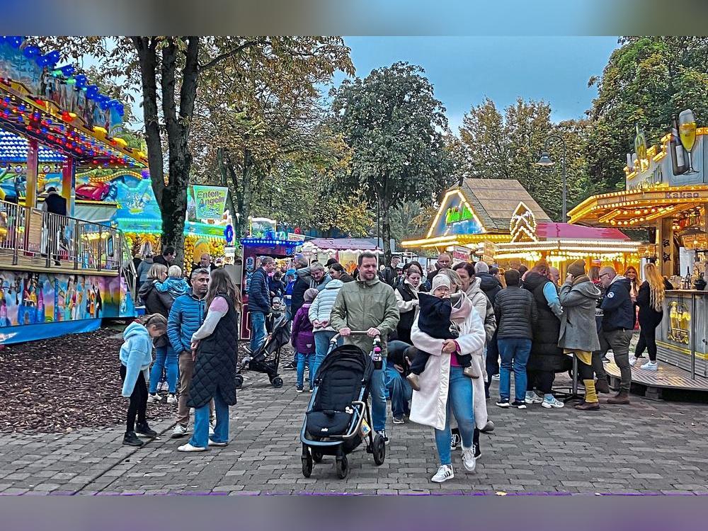 Größtenteils friedlich verläuft derzeit die Herbstkirmes in Anröchte. Ein unschöner Zwischenfall überschattet die positive Bilanz jedoch. Foto: Wibke Bußmann