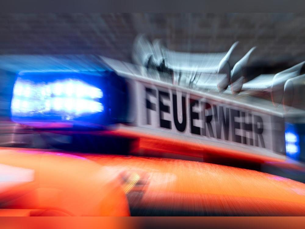 Die Feuerwehr Anröchte rückte zu einem Verkehrsunfall auf der A44 aus. Foto: dpa