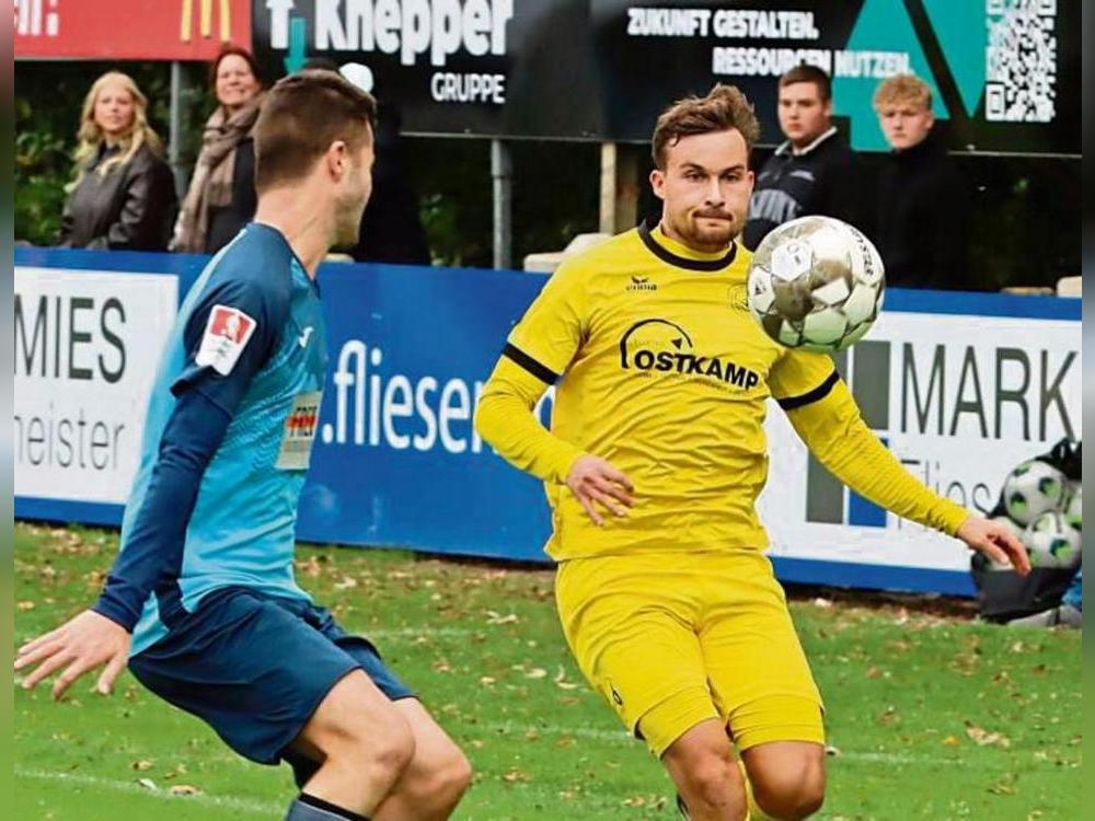 Volle Konzentration ist bei Luca Kaiser (r.) und dem SuS Bad Westerrnkotten gefragt, wenn man am Sonntag beim Aufsteiger TSV Weißtal seine Visitenkarte abgibt. Foto: Frank Lütkehaus