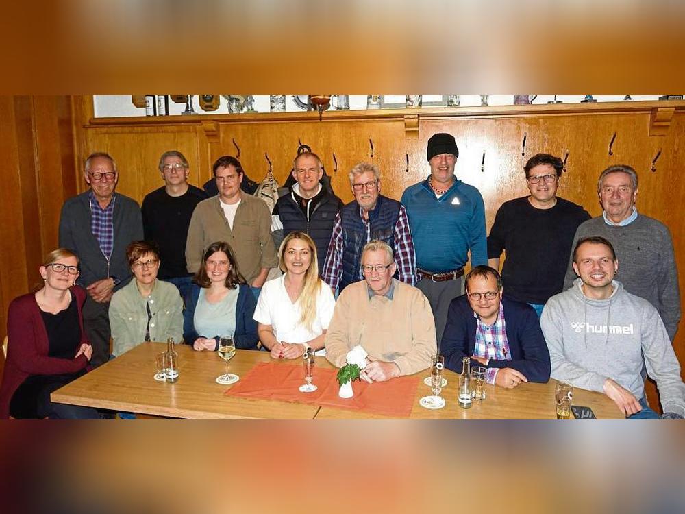 Mitten in den Vorbereitungen für den „Advent im Handwerkerdorf“ steht der Förderverein Heimatpflege und traditionelles Brauchtum. Foto: Marcus Kloer