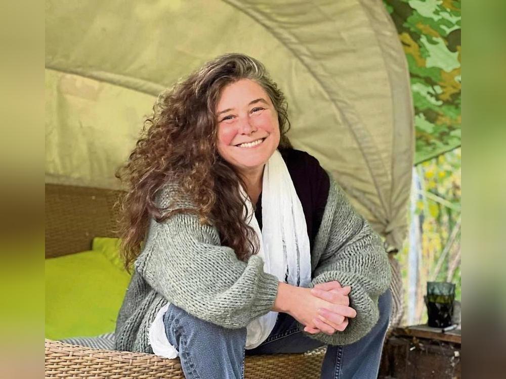 Viele Ideen von Autorin Melanie Lüttig-Sprink entstehen in ihrer „Denkmuschel“. Foto: Anja Bsdurek