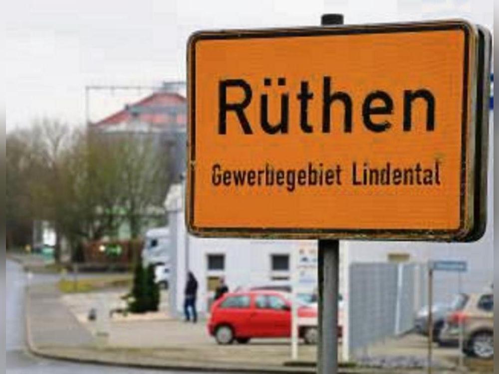 Für die Entschleunigung des Verkehrs im Lindental wird eine Versetzung des Ortsschilds geprüft. Foto: Archivbild