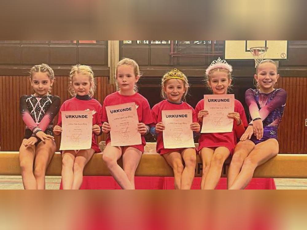 Beim Little Fee Cup in Bielefeld lieferten die Erwitte Nachwuchsturnerinnen (v.l.) Theresa Herbert, Emily Rüther, Lia Emi Theyssen, Lena Schieven, Lou Tyrala und Mia Schieven einen starken Wettkampf ab.