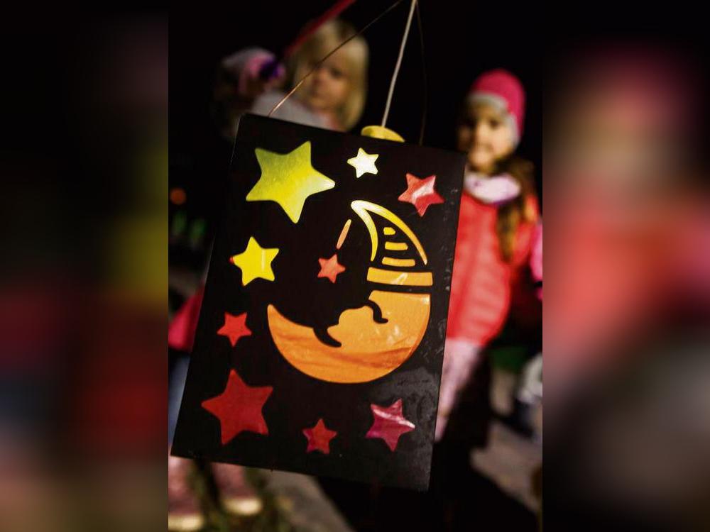 Martinsumzug oder Laternenfest? An den Begrifflichkeiten hat sich eine Debatte entzündet. Foto: Julian Rettig/dpa