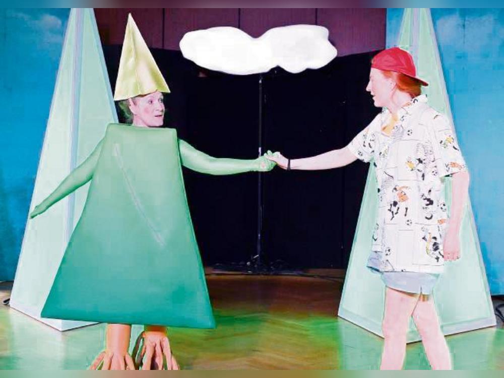 In dem musikalischen Märchen „Fredo und der Drache“ geht es um eine ganz besondere Freundschaft. Foto: Thomas Henne Fotodesign