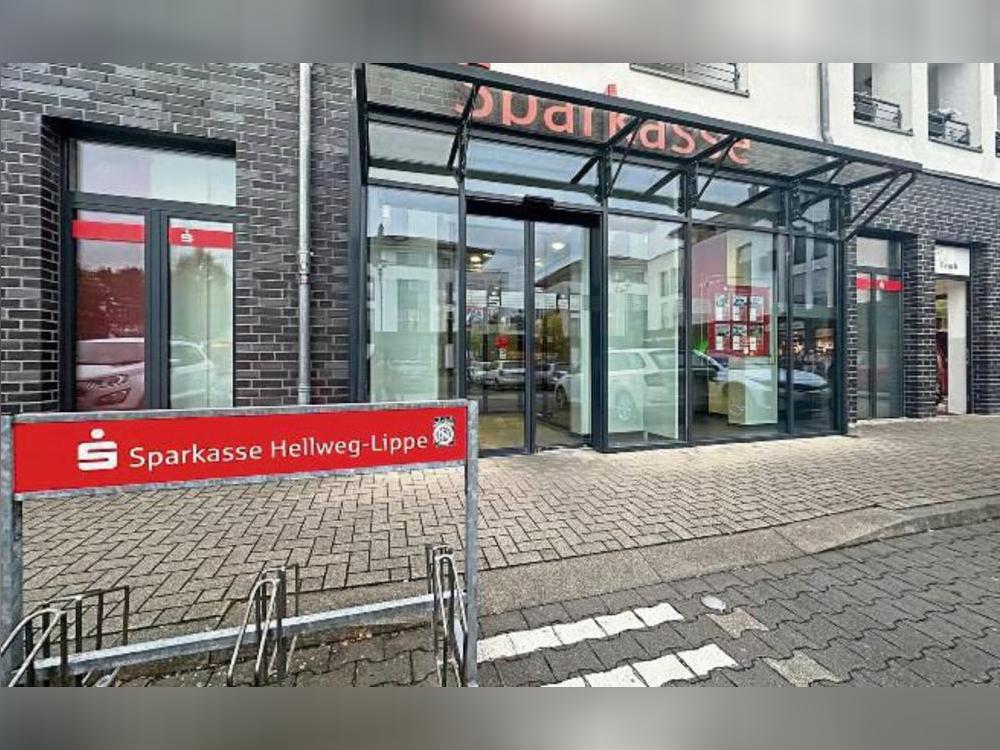 Die Sparkassenfiliale in Bad Waldliesborn soll im nächsten Jahr zu einer SB-Filiale umgewandelt werden. Archivfoto: Carolin Cegelski