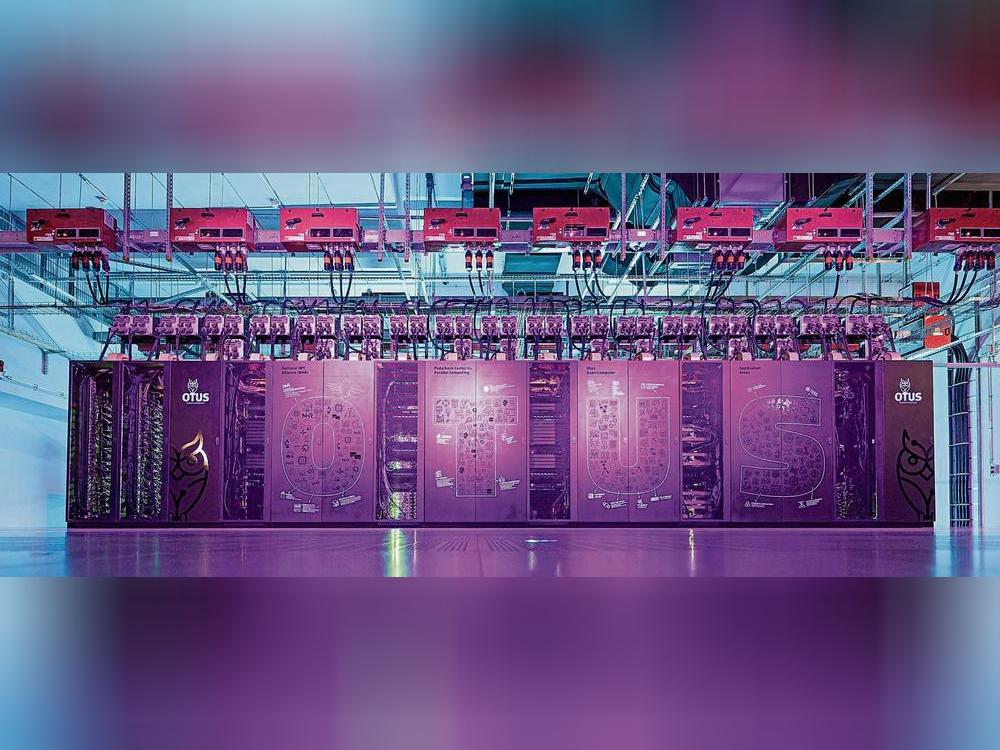 Der Supercomputer „Otus“ beeindruckt nicht nur mit seiner Leistung, sondern auch mit seiner Nachhaltigkeit.