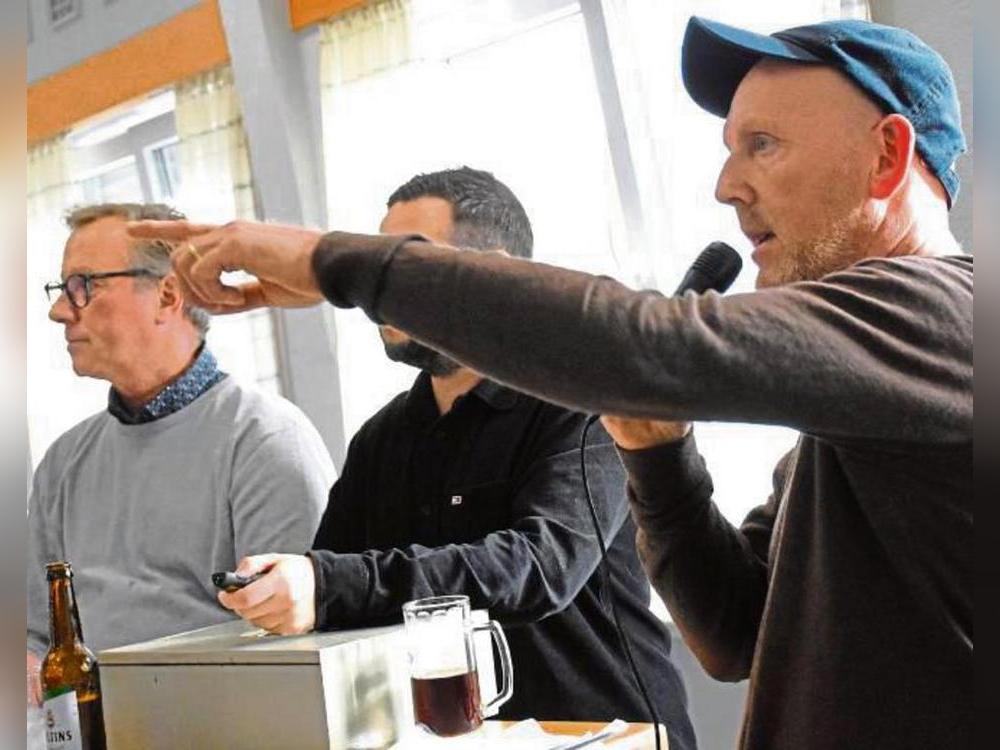Mit rasantem Tempo und Fachwissen steuerte Andreas Kirchmann die Auktion.