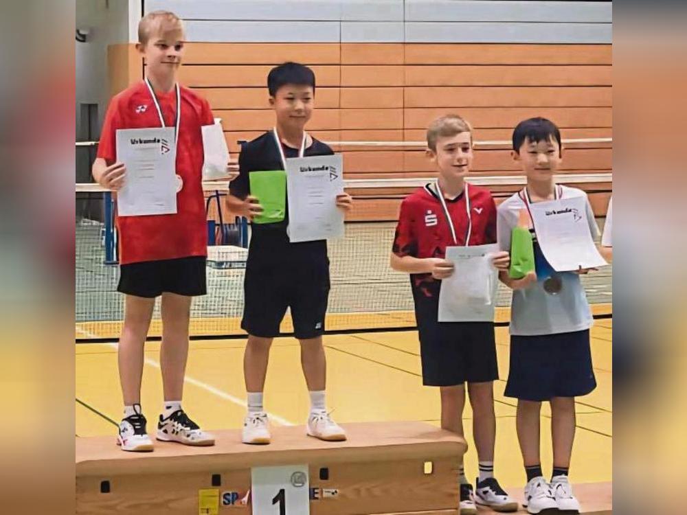 Erste Meadaille bei einer Westdeutschen Meisterschaft: Noah Matis (3.v.l.) gewann sie für den 1. BV Teutonia Lippstadt im U11-Doppel.