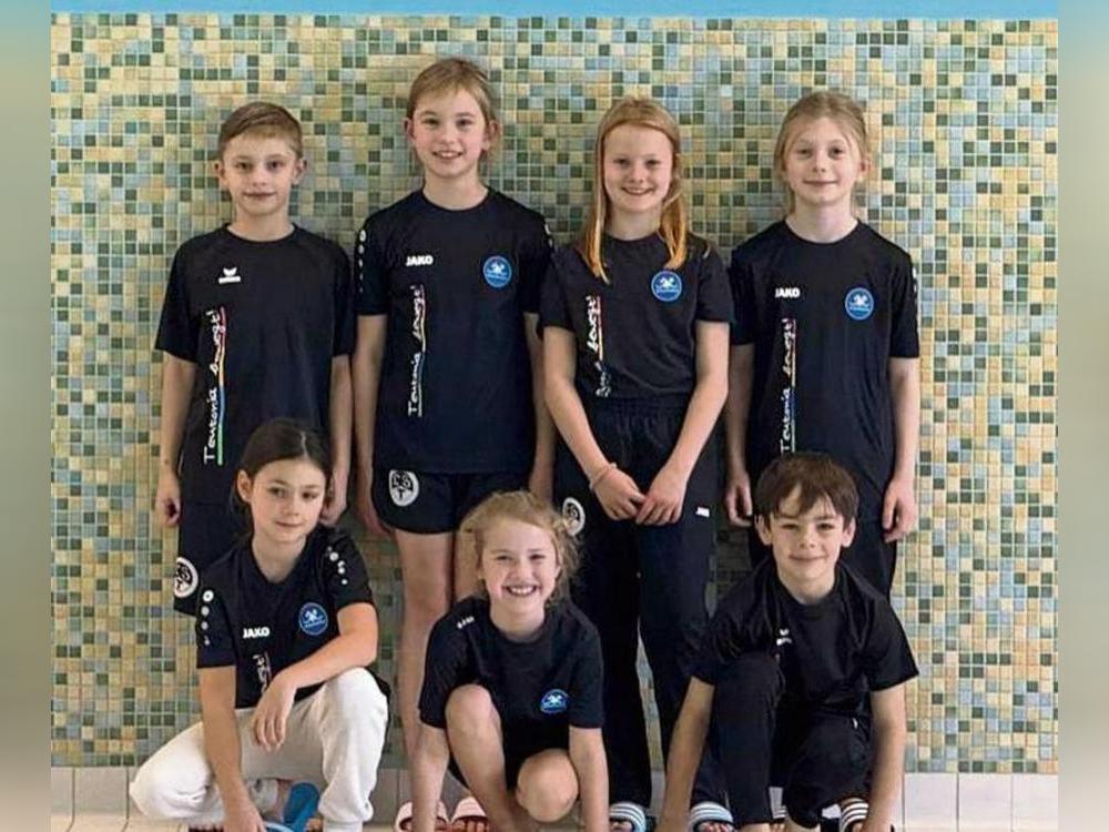 Die Farben von Teutonia Lippstadt beim Nachwuchswettkampf des SC Steinhagen-Amshausen vertraten (h.v.l.): Jannes und Maia Kappel, Mia Militzer und Leni Thomas sowie (v.v.l.): Carla Vorderstraße, Emilia Bartmeier und Franz Werner.