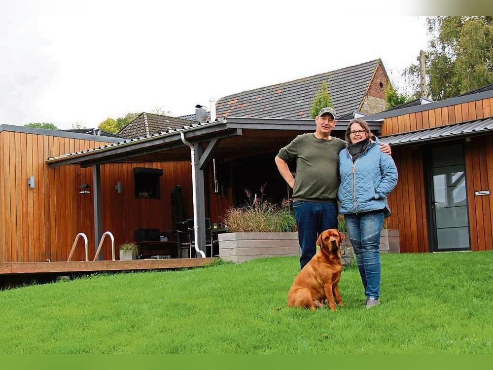 Fast genau vier Jahre ist es her, dass Silke und Dirk Birnbaum in der Jürgenstraße standen und zusahen, wie ihre beiden Tiny-House-Module geliefert wurden. Foto: Hannah Löseke