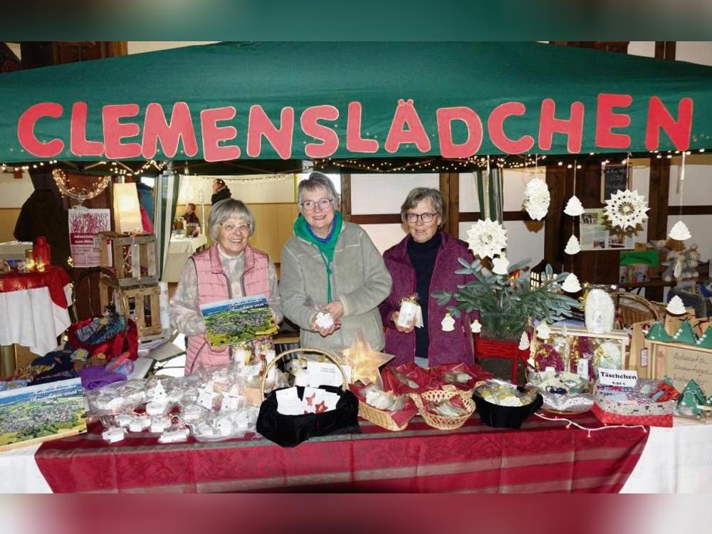 Viel Weihnachtsdeko gab‘s auf dem Clemensmarkt zu erstehen. Fotos: Marcus Kloer