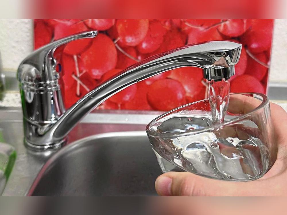 Die Verbrauchsgebühr für Frischwasser soll im Jahr 2026 in Rüthen um 12 Cent pro Kubikmeter steigen. Foto: Sarah Bsdurek