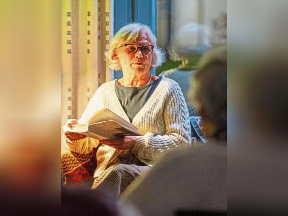 Monika Lehmann las aus Marschlande.