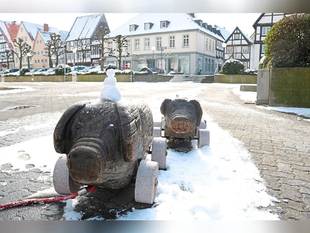 Wer träumt nicht von weißen Weihnachten – vom Zauber verschneiter Straßen, glitzernder Schneekristalle und dem unvergleichlichen Wintergefühl, das die Feiertage so besonders macht, während drinnen der Tannenbaum leuchtet? In Lippstadt sind solche winterlichen Weihnachtswunder jedoch selten. Seit 1958 gab es sie ganz genau viermal. Archivfoto: Wapelhorst