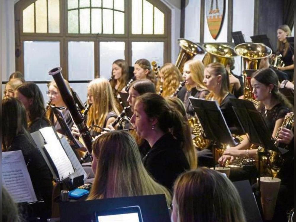 Das Kreisjugendorchester Soest war auch beim Abschluss der Jubiläumskonzertreihe in Ense-Bremen dabei.