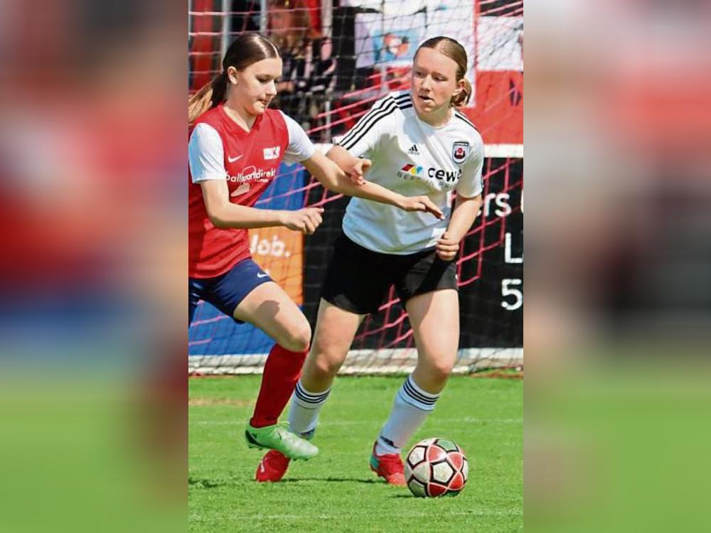 Der Mädchenfußball beim SV Lippstadt erlebt einen regen Zulauf. Auch deshalb wurde nun ein Förderverein ins Leben gerufen. Foto: Uwe Feichtinger