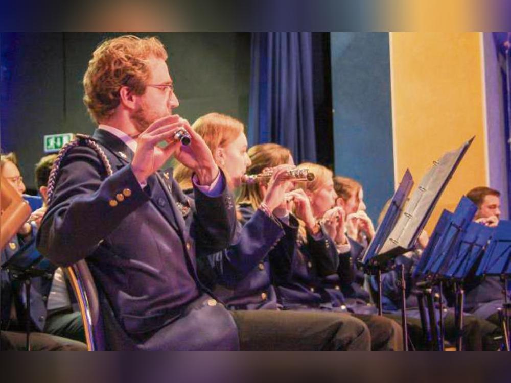 Die Musikerinnen und Musiker hatten ihre persönlichen Lieblingstitel für den Abend ausgewählt. Fotos: Helga Wissing