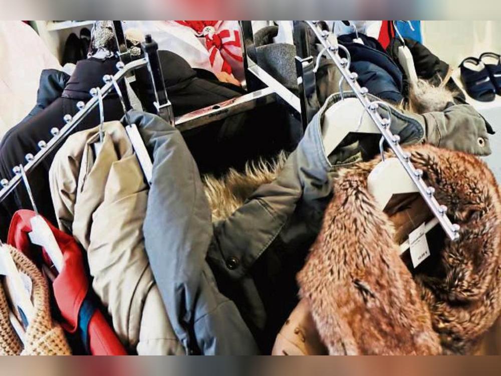 Viele Kleiderspenden seien so schlecht, dass sie nicht mehr in den Verkauf gegeben werden können. Archivfoto: Ulrike Dietz