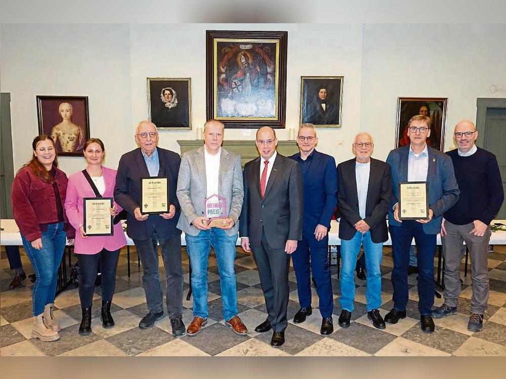 Das Engagement für Dorfleben und Gemeinschaft wird gewürdigt: Der Heimatpreis geht 2025 nach Altenrüthen. Auf den Plätzen zwei und drei: Oestereiden und Mädels in Rüthen.