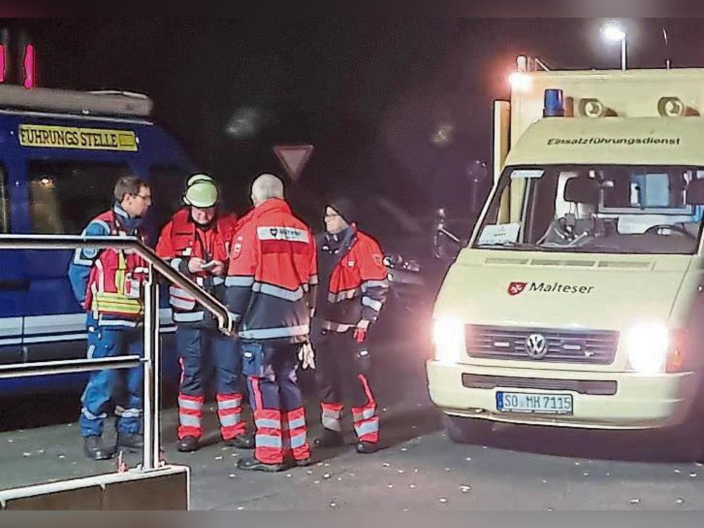 Kräfte bündeln: Die Lippstädter Malteser und das THW arbeiteten jetzt bei einer Übung zusammen.