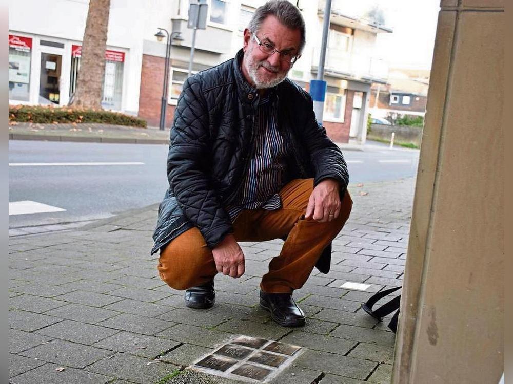 Weiß wohl fast alles über die Menschen, für die in Geseke Stolpersteine verlegt werden: Heimatforscher Reinhard Marx. Foto: Daniel Kossack