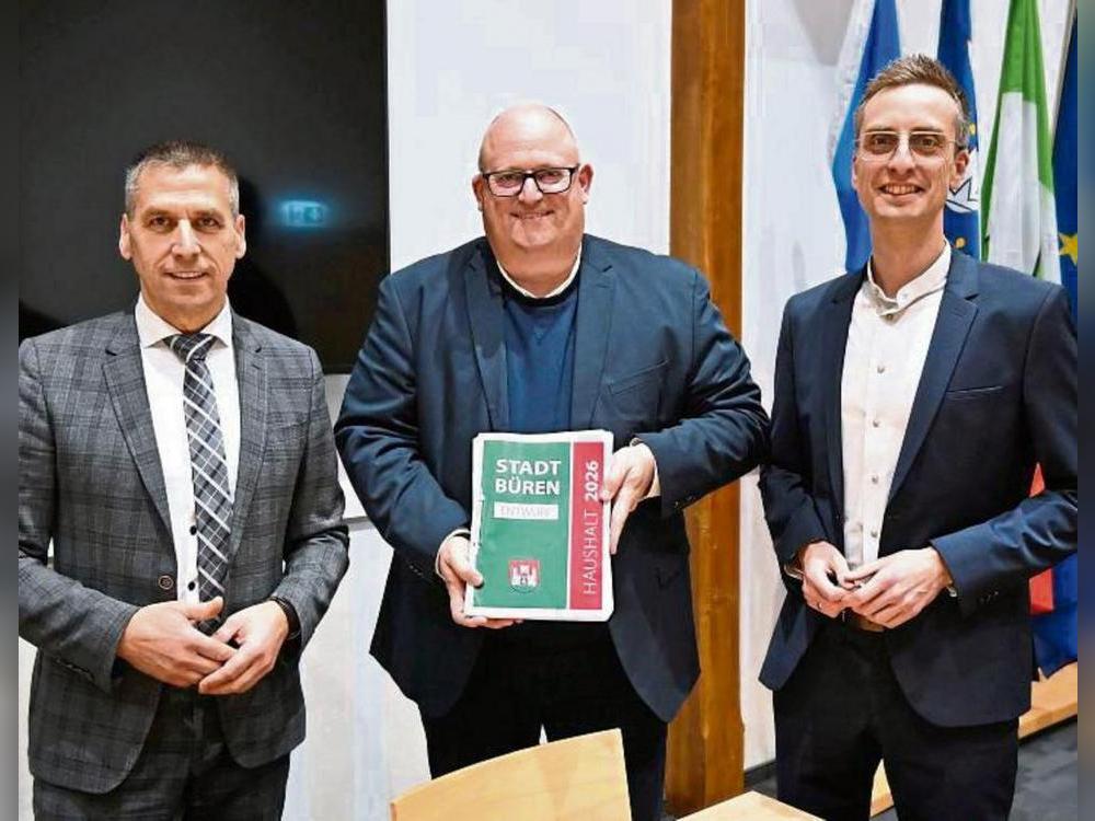 Stellten den Haushalt vor (v.l.): Bürgermeister Burkhard Schwuchow, Kämmerer Jens Meschede und André Stadermann, Abteilungsleiter Planen/Bauen.