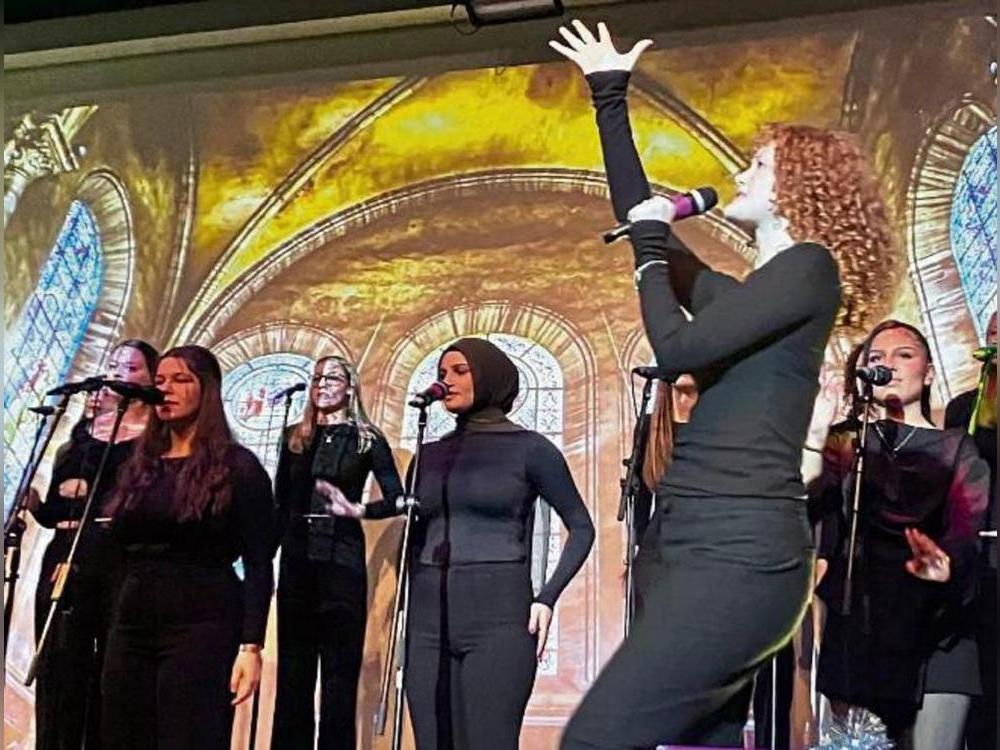 Eine Szene aus Sister Act: Das komplette Musical führt der vokalpraktische Kurs im nächsten Jahr auf. Foto: Wibke Bußmann