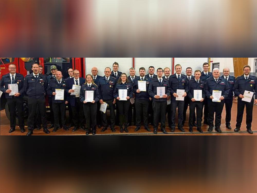 Zahlreiche Kameraden wurden befördert oder geehrt.