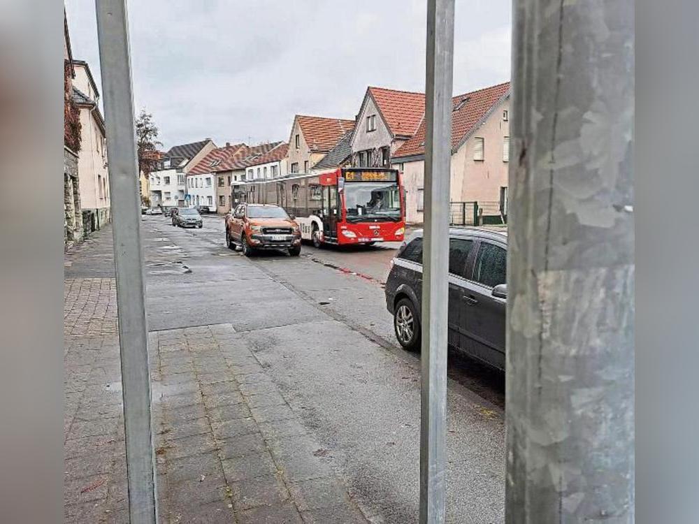 Die Bökenförder Straße im Lippstädter Süden wird – Stand jetzt – wohl nicht vor 2030 saniert. Foto: Stefan Niggenaber
