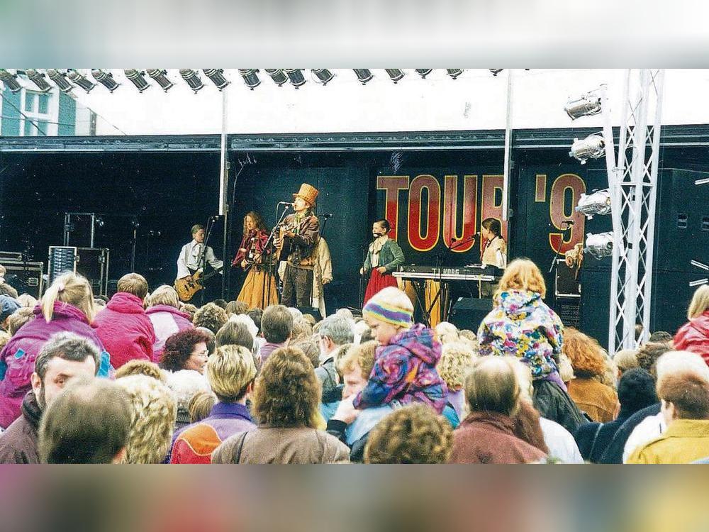 Helga Kolck hat mit ihren Kindern sämtliche Konzerte in der Umgebung besucht, so auch 1993 in Lippstadt. Foto: Helga Kolck