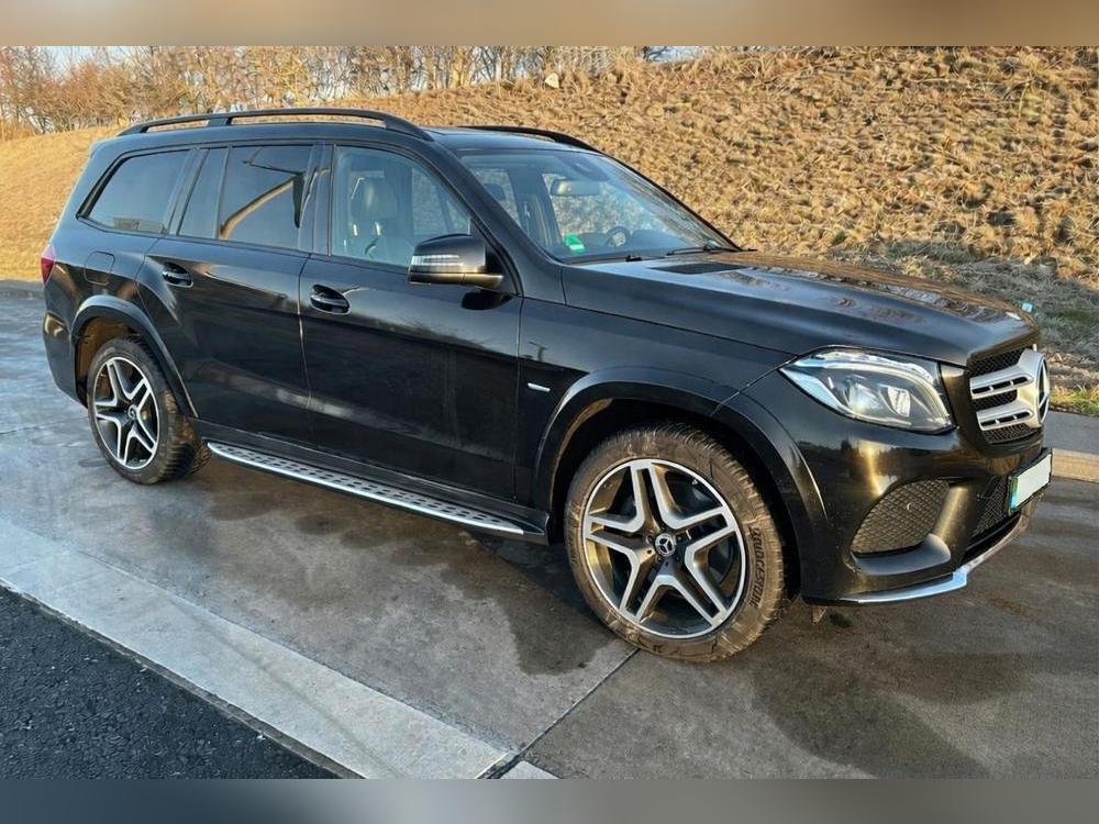Dieses Luxus-SUV wurde wohl illegal aus der Ukraine eingeführt. Foto: Hauptzollamt Bielefeld