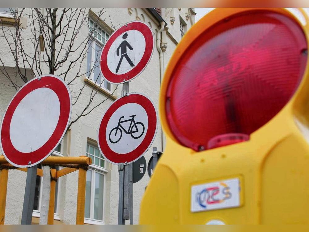 In Rüthen geht es 2026 mit der Innenstadtsanierung weiter, die sich voraussichtlich noch bis ins Jahr 2027 ziehen wird. Zur Zeit ist der zweite Abschnitt der Hochstraße dran. Foto: Sarah Bsdurek