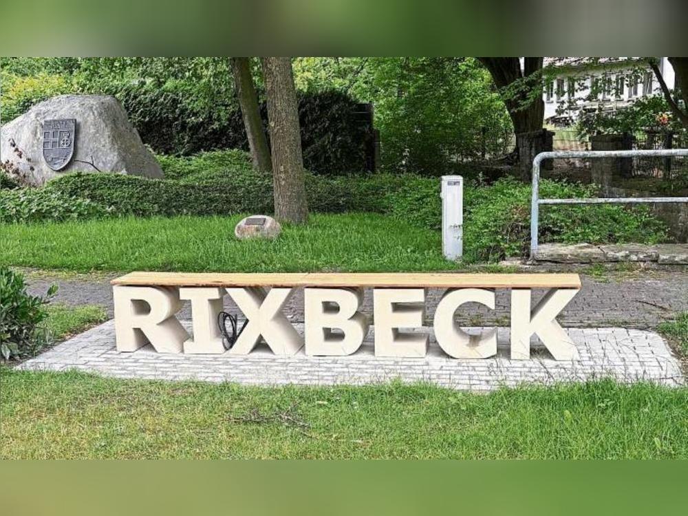 Ein Ort der Ruhe und der Begegnung: Auch Rixbeck hat eine Ortsteilbank angeschafft.