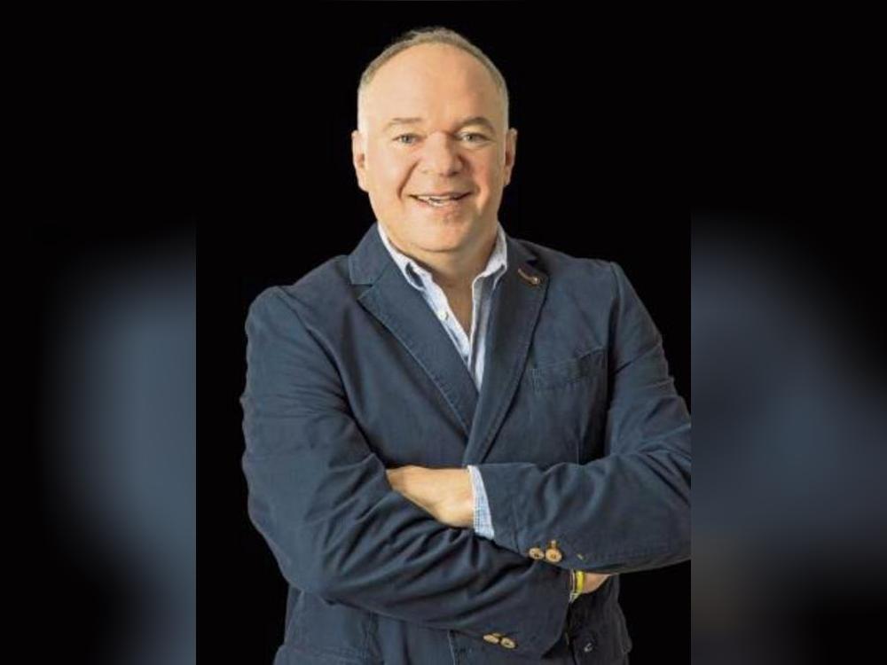 Der Kabarettist und Comedian Serhat Dogan kommt nach Anröchte.