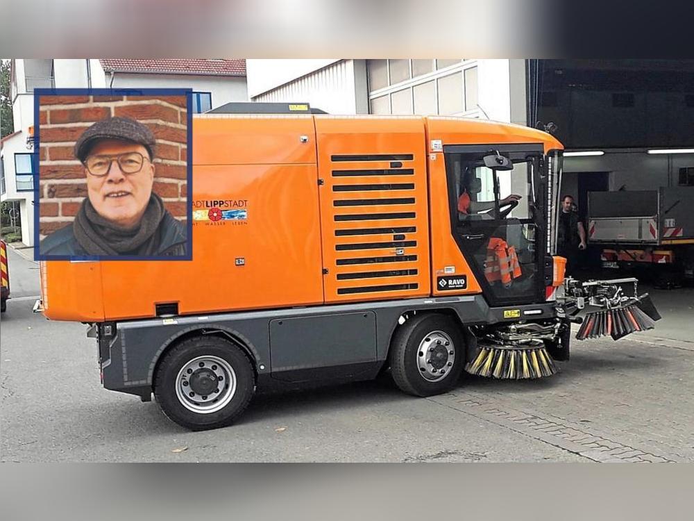 Und Feierabend! Norbert Posewsky steuert die Kehrmaschine in eine Halle auf dem Baubetriebshof. Der gelernte Fleischer war mit 19 Jahren als Quereinsteiger zur Stadt gekommen.