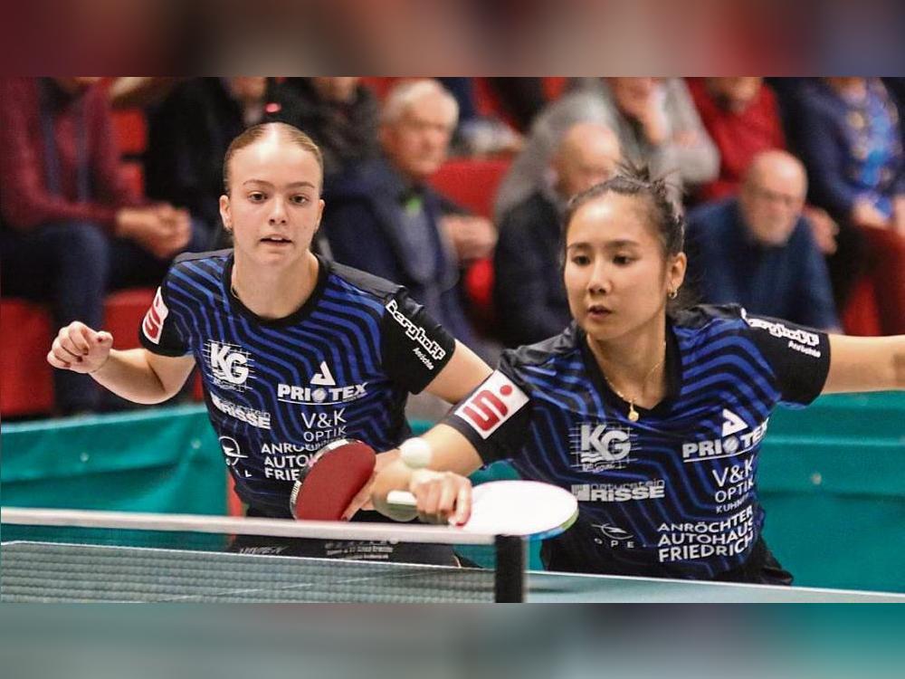 Zurück an Bord: Nachdem Lukrecija Juchnaite (l.), hier an der Seite von Loan Le, in den letzten beiden Spielen fehlte, steht die Litauerin dem TTK jetzt wieder zur Verfügung. Foto: Thomas Wiegand