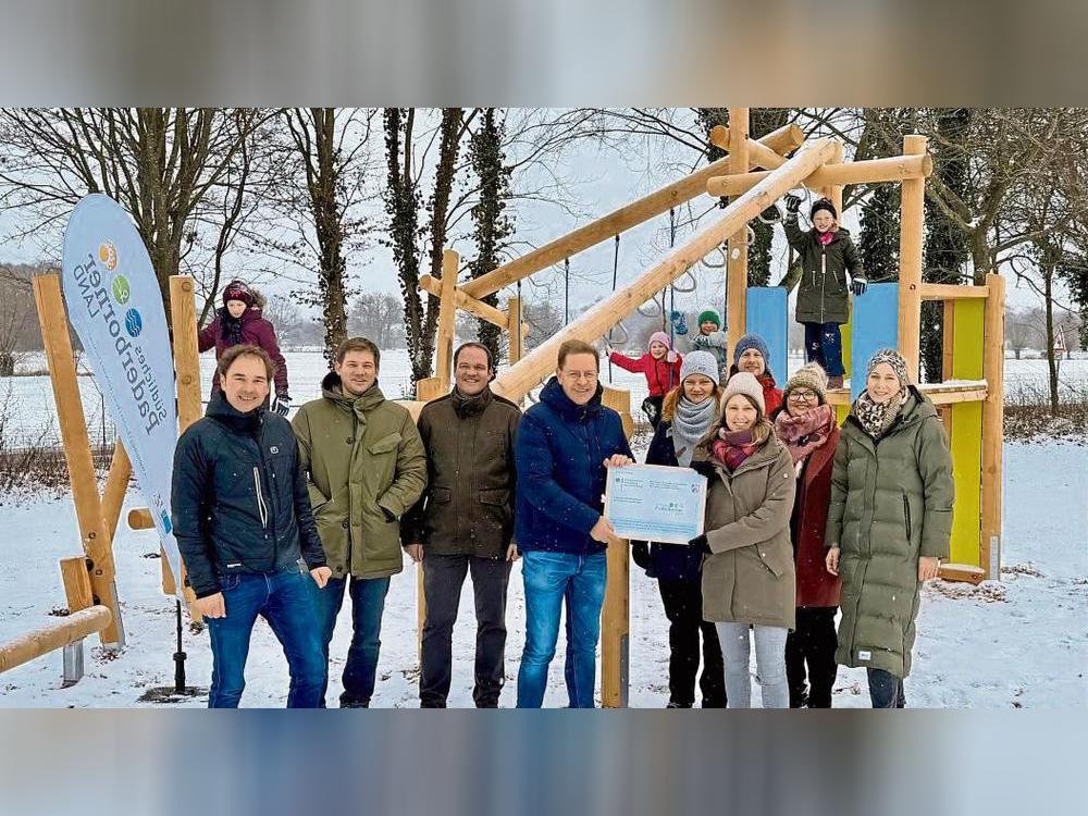 Initiatoren sind stolz auf die vollbrachte Umsetzung ihres Kleinprojekts.