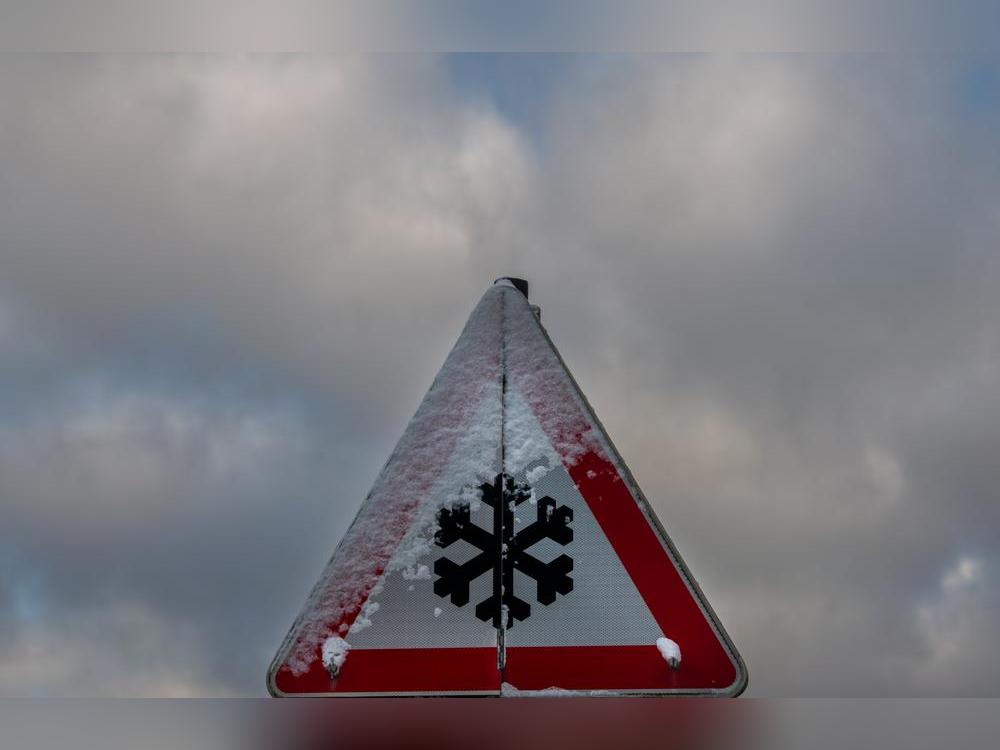 Aufgrund der Witterung verzögert sich die Zustellung der Zeitung in einigen Bezirken deutlich. Das E-Paper ist freigeschaltet. Foto: dpa
