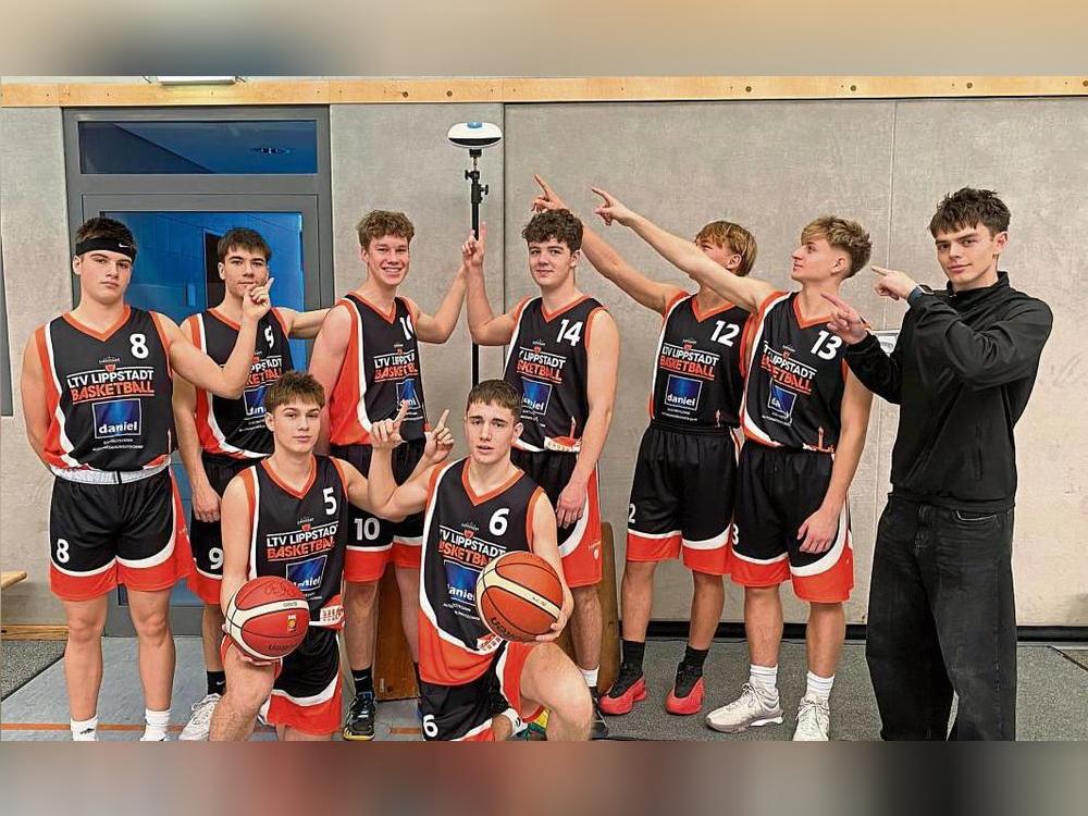 Vorsicht Kamera! Die Basketballer des LTV Lippstadt nutzen seit Sommer 2024 ein KI-gesteuertes Kamerasystem, um ihre Spiele aufzuzeichnen und auszuwerten. Hier bei einem ersten Einsatz bei einem Oberliga-Spiel der männlichen U18-Jugend in Soest.