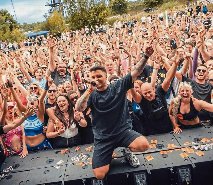 Der Headliner des Abends: Max Fail hat den Angaben zufolge mehrere Millionen Streams auf Spotify.
