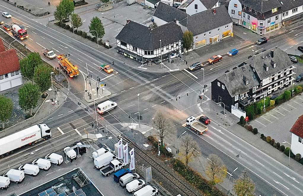 Durch den Bau der Umgehungsstraßen soll die Hellwegkreuzung in Erwitte entlastet werden. Über die Planungen für die B1n hat die Deges jetzt mit heimischen Unternehmen gesprochen. Archivfoto: Eickhoff