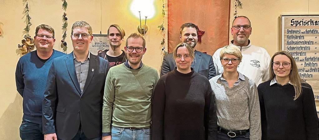 Der Spielmannszug, v.l.: Bernd Laux, Maximilian Schütte, Jakob Hassenewert, Dirk Krawinkel, Nadine Feck, Lukas Kleeschulte, Felizia Kirchhoff, Markus Kleeschulte, Lisa Kirchhoff.